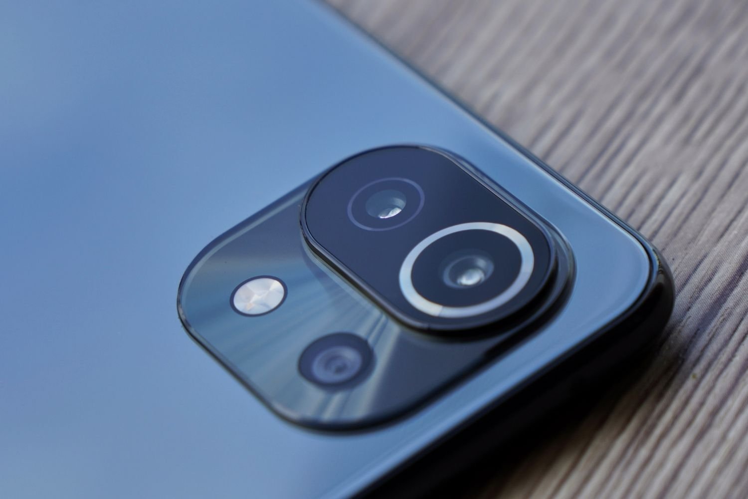 Vibrations and Smartphone Camera Repairs A Risky Connection